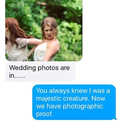 _EvaMichelle_'s profile picture. Writer/Creative/Thinker  ➡️ AKA: Professional Weirdo/Nerd/Etc