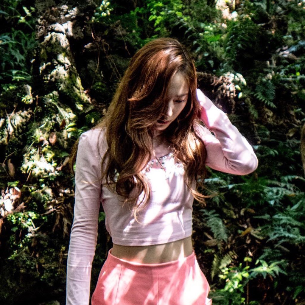 ononlyly's profile picture. 무쌍 코덕, 수집병 있지만 맨날 비슷한 화장함, 미인 좋아함