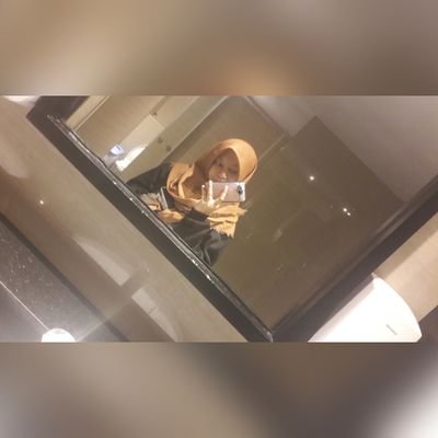 Apriyani99_'s profile picture. You're future profiler