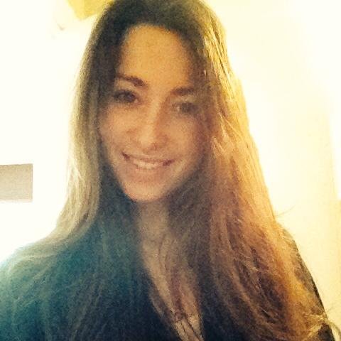 je suis une femme simple gentille doux sympa qui es la recherche de l’âme sœur ♥