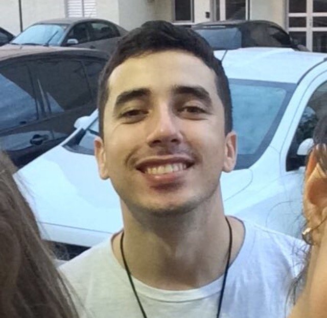 Tu é a pessoa mais insuportavel do mundo, tu contorce a mente da pessoa q ate a pessoa comeca a achar q qm ta c a razao é tu. DUTRA, Brenda.