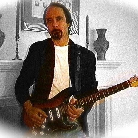 Musician, producer and engineer. Veteran @USAirForce. Golfer (4 aces) and biker. #MAGA #2A #NRA ✝️🇺🇸🎸