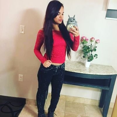 Just here to experience the twitter world, show off my life, laugh, and satisfy my boredomš peace, love, and booty š
