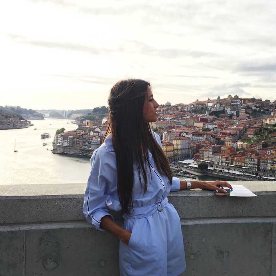 raqueltoyos21's profile picture. 