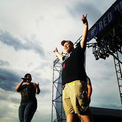 ontheradiofish's profile picture. Afternoons on 107.9 The Fox and Nights/Weekends on @Q1051rocks ...Music Fan and beer and whiskey drinker...ΚΣ