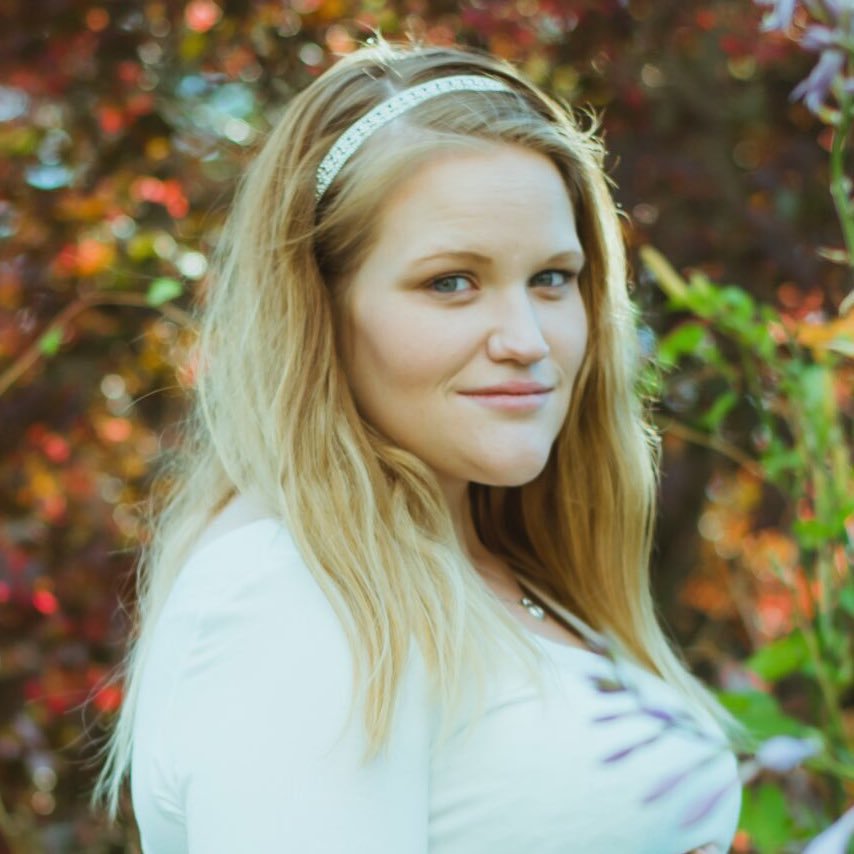 rachellecate's profile picture. 25 ♈️ Married 💍 Momma with  Irish twins. 👶🏼🤱🏼Jesus lover ⛪️ 🙌🏼 Freelance Jill of many trades 📻🎙🗳📸 🍷🍺 coffee junkie ☕️ good food lover 🥗🍎🥦🌽