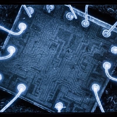 Find me on 🐘.
Low key obsessed with open hardware 4 Electron Microscopes. Nanographs Co. (The company) is Isabel Burgos (@beamshift) and Adam McCombs. He/him.