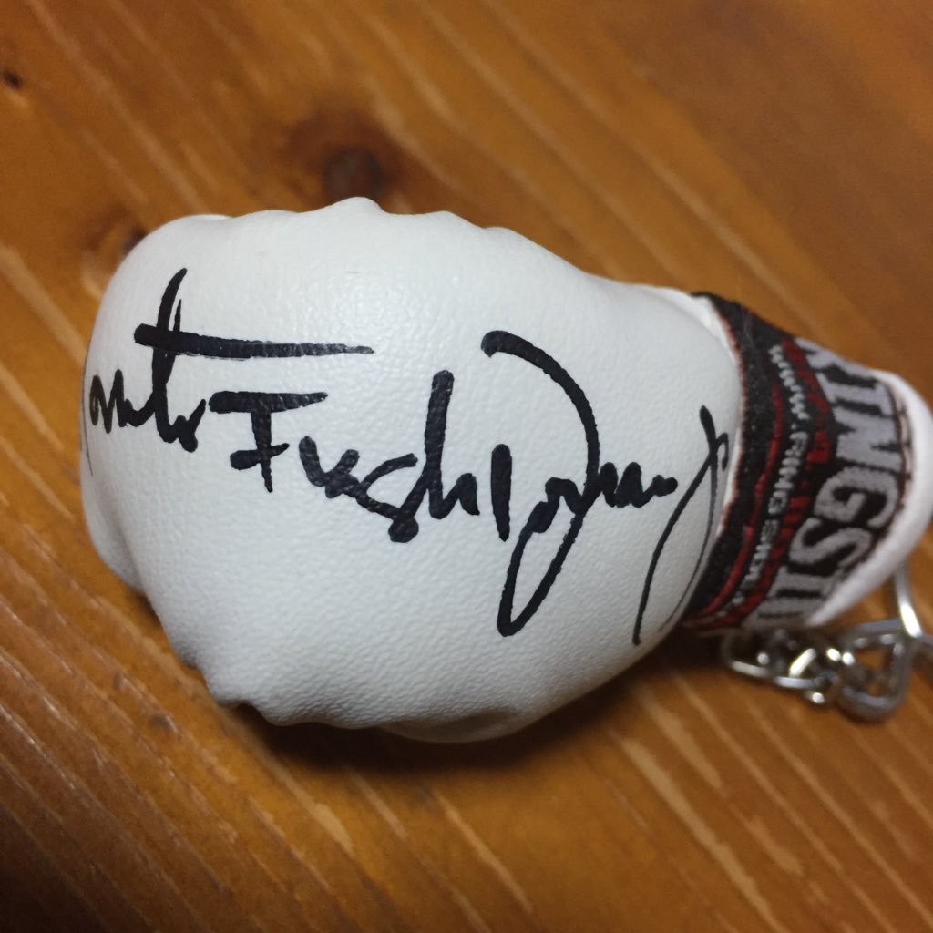 Haguremetabo530's profile picture. ドラクエ、野球 サッカー ボクシング観戦 、ラーメン、芋焼酎、ジャパニーズウィスキー、ダイエットからのリバウンド、ゴルフ初心者(お付き合い程度) 、エコカーでドライブなど。 よろしくお願いします(-_^)