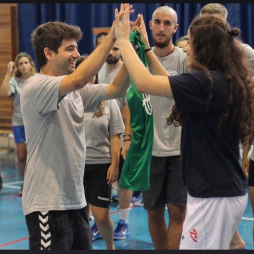 Comunicación, patrocinios y más cositas en World2Meet. Construyendo algo #DeTothom en el baloncesto con Azul Marino Mallorca en #LFChallenge .