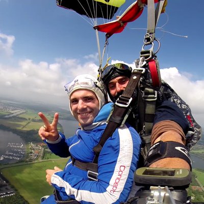 C_Hailrod's profile picture. Uns gehört nur eine Stunde. Und eine Stunde, wenn sie glücklich ist, ist viel. Nicht das Maß der Zeit entscheidet, wohl aber das Maß des Glücks. Theodor Fontane