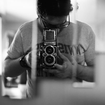 Film photographer of Minnesota. Have camera will travel. Corporate, Commercial, families and more.