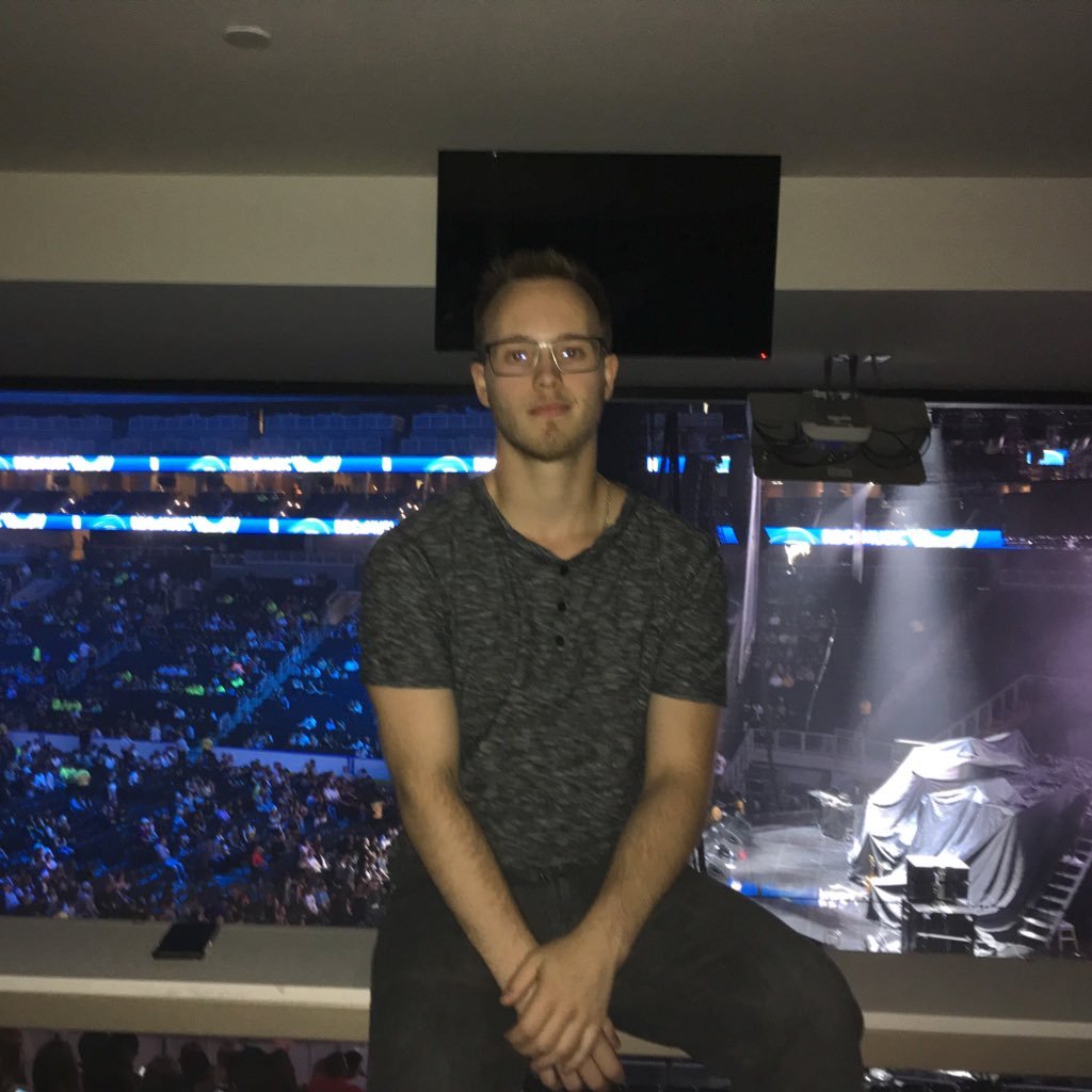 skitchie4's profile picture. Lost boy |