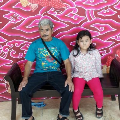 Aki yg selalu update...zaman now....gaul....kekinian
