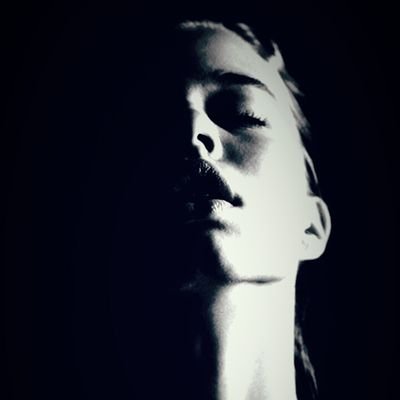 sahn_gulll's profile picture. Işığı önüne al yürü.
Gölgen arkandan ister gelsin ister gelmesin.🌙