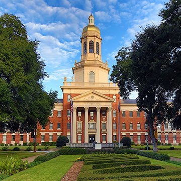 Follow to connect with students from around the world planning on going to Baylor! Tweet a picture showing us your school spirit and use #bu22