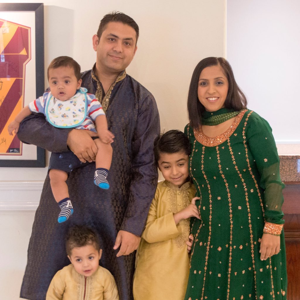 huma_mahmood1's profile picture. Graduate in BA Hons 2D Design- illustration, graphics, surface pattern. Ext. Diploma in Visual merchandising & Interiors.