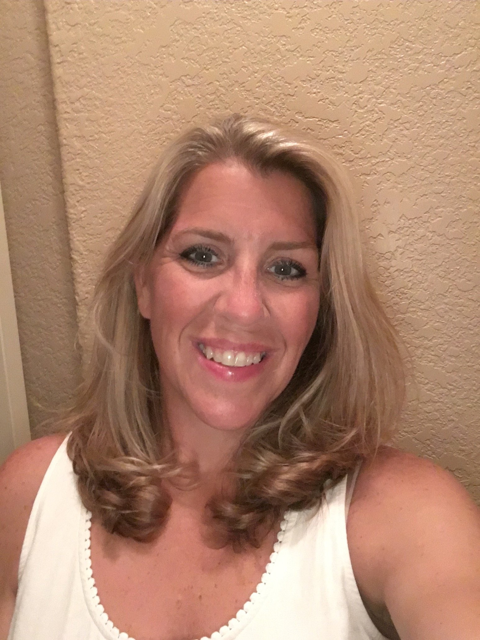 CThurmond_MsT's profile picture. Exited to be teaching Math @DeWittPerryMiddleSchool in CFBISD!!!
 #WatchUsSoar #TheFutureTakesFlightHere #JustDeWitt