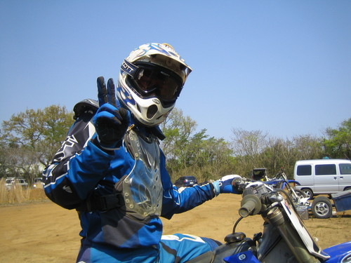 hiromaバイク日記営業中 週末のＭＸやバイク関連のイベントを生きがいとしてます。FANバイクおぢさん草レースの費用は、オフィシャルの日当で^_^俗に言う自転車操業w