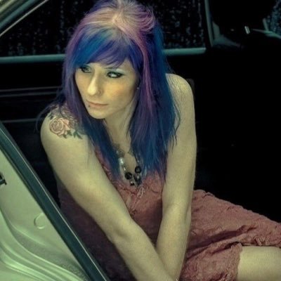 Ayee , I love near Pitt PA . I'm a twin . Oh, btw my name is Scarlett OBV👑🦄🦈❤️ I'n #lotl ride or die .. also eat 19xx .I used to model making moves now.