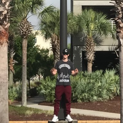 I'm young drake and I'm a rapper. // IG @Youngdrake22 // https://t.co/WKUbRkonTV