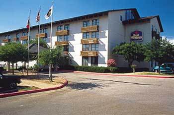 Whether traveling for business or for pleasure,this hotel offers guests exceptional amenities, superior customer service and all at a great price.