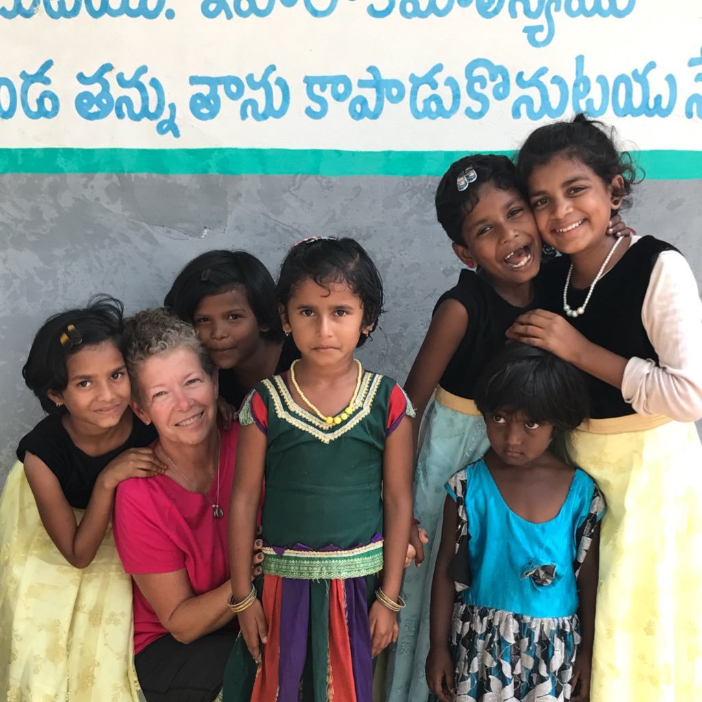 efoemily's profile picture. 