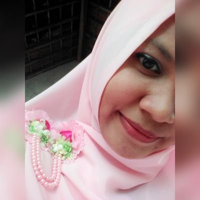 junitaarya's profile picture. #follow me & I follow back  :-);-)  #you unfollw me & i'll unfollw U 
''nek wes di follbck ki ojo malah di unfollow!!! :\ ''