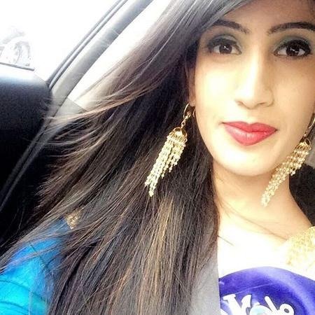 In past few months I attended a few weddings and had a hard time choosing my outfits.