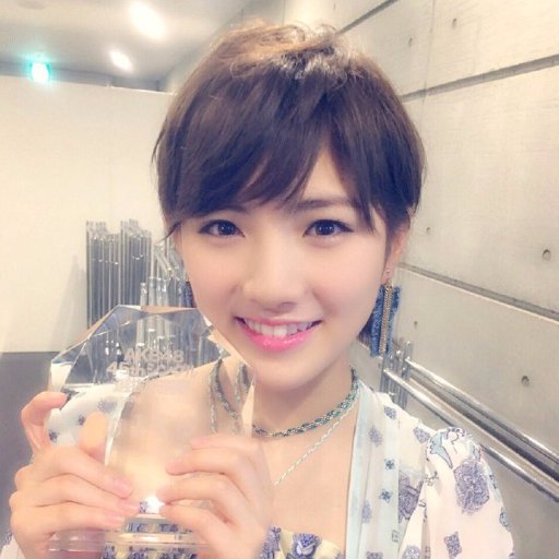 LightsTrillion's profile picture. 快 趁生命气息逗留 盘桓未去 拉住我的手 快告诉我你的心声