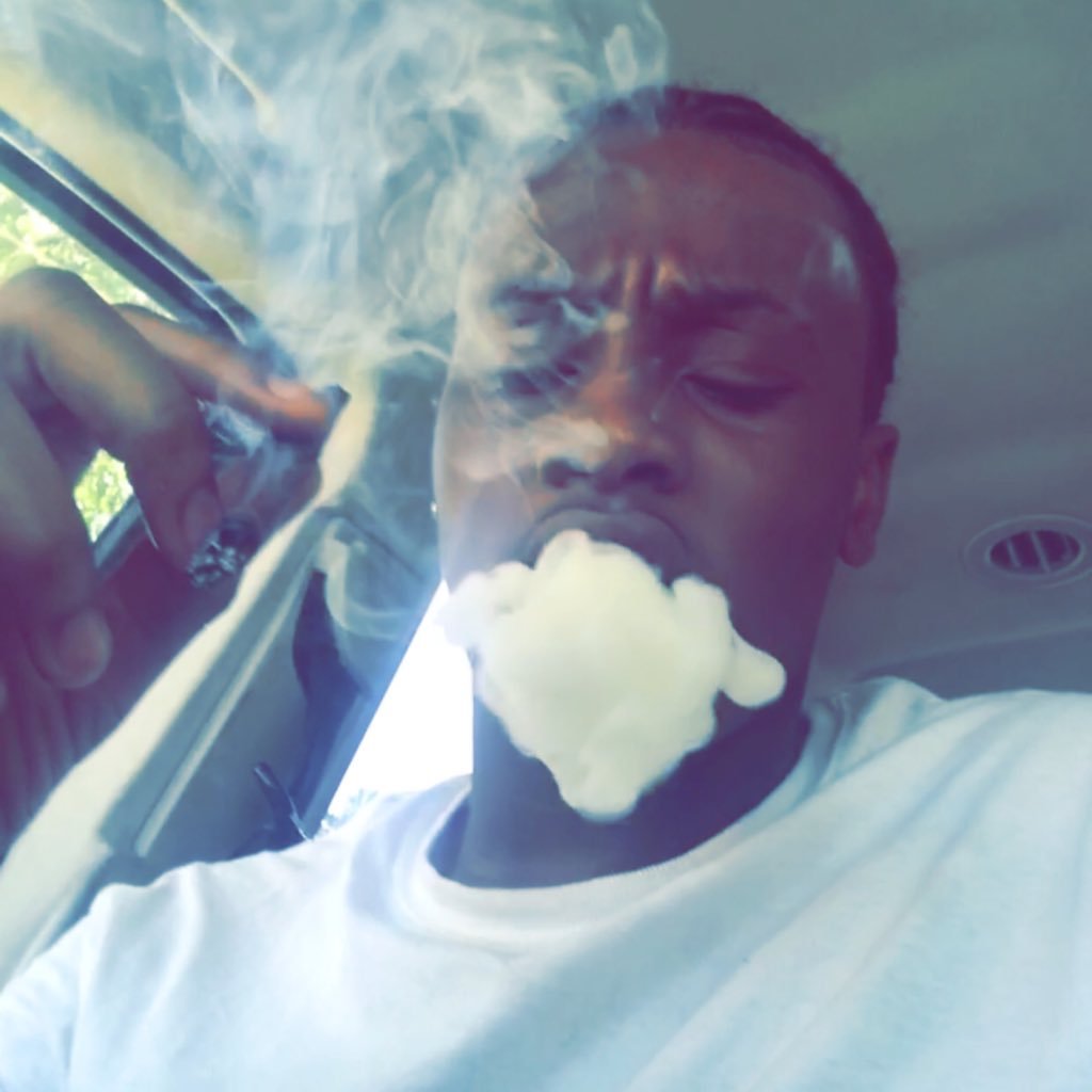 Just wanna know the feeling, when i tell these fuck boys i made it 👻 flyguy_05