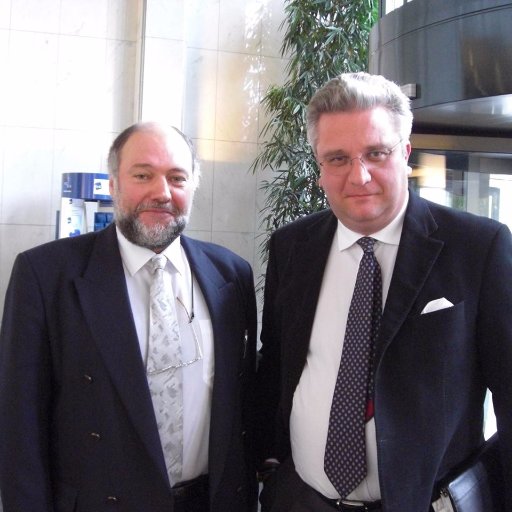 Royaliste, patriote, réformateur libéral, chrétien, la justice, l'Amour, la famille, la fidélité en tout. BELGE, LIBERAL ET FIER DE L'ETRE.