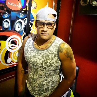 DJ-LOCUTOR-PRESENTADOR FABULOSA 100.5( https://t.co/Z8xEfuYIGk ) PRESENTADOR DE #music  #OldSchool  @fabulosa1005 (63091381)