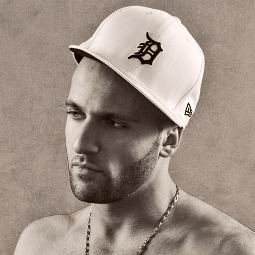 Hip-Hop Artist / Actor
Detroit raised LA based,
new single