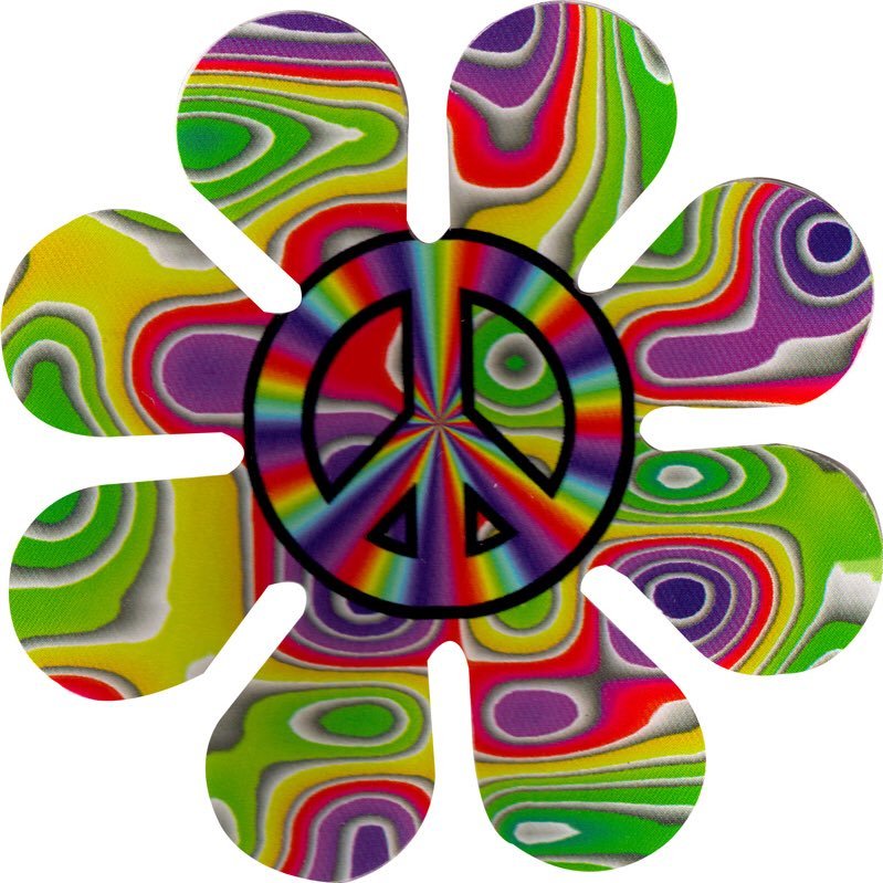 LeftCoastDee's profile picture. 