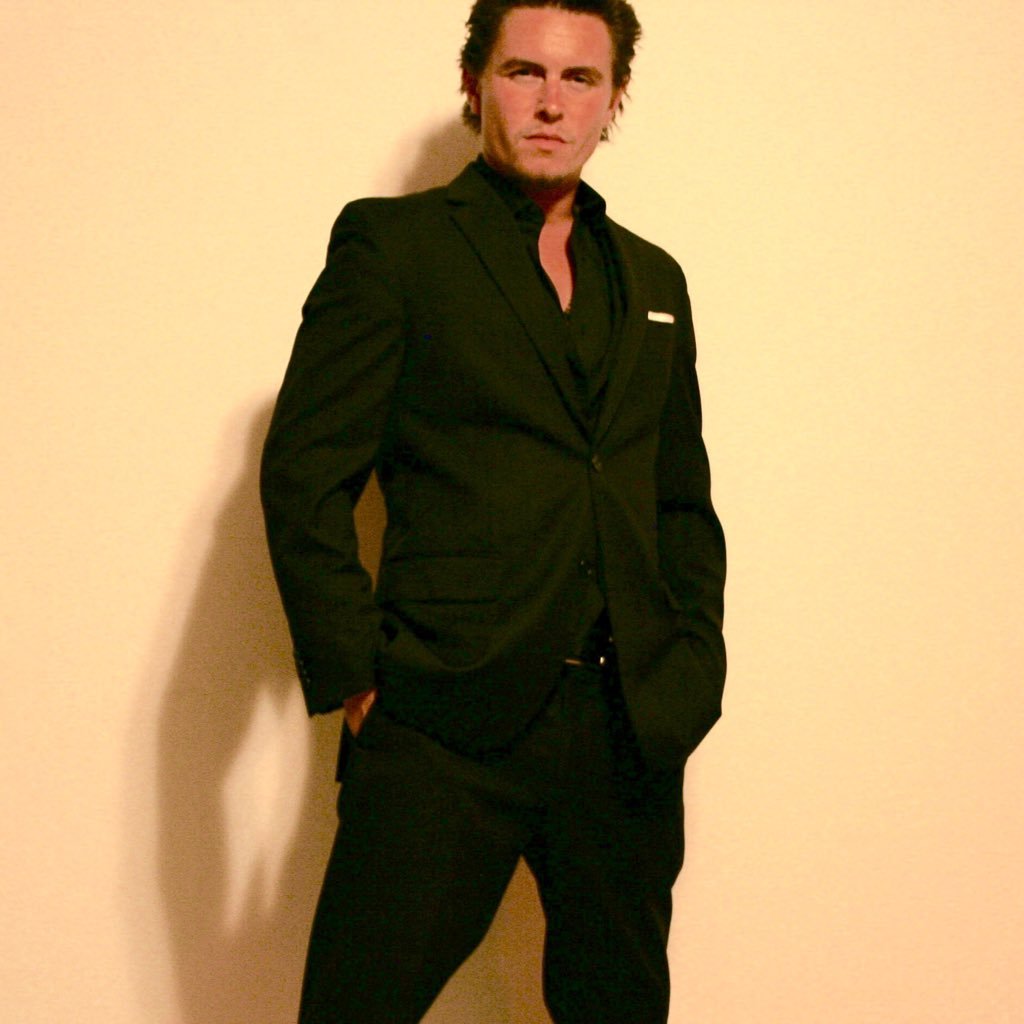 KRONICKRECORDS's profile picture. Gold & Platinum Award Winning #1 Malibu Singer Songwriter Shows “The World’s Best Love Song” @RollingStone @Billboard @MTV @VH1 @BET