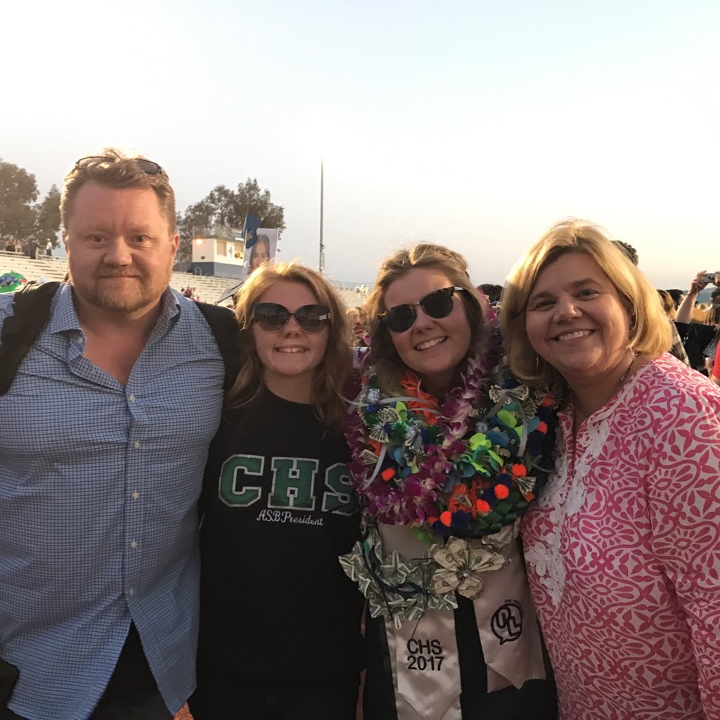 We are Team Gibson. 👨‍👩‍👧‍👧 living the 🇺🇸 Dream in Southern California. #teenfamily #foodie #fun #photography #travel #teens #csuf #blogger #Temecula