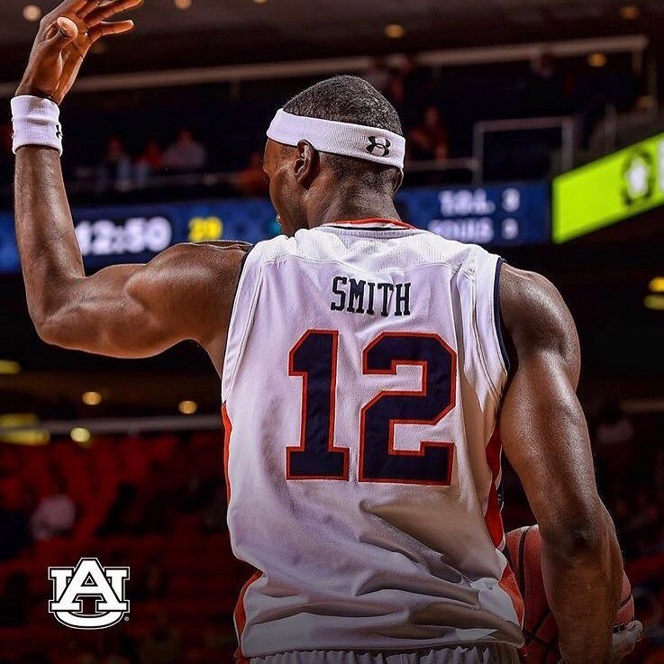 Member Of Virgin Islands National Basketball Team #14. University Of Auburn Basketball #12 IG: @Ronnie_Smitthers | Watch my highlights link in bio