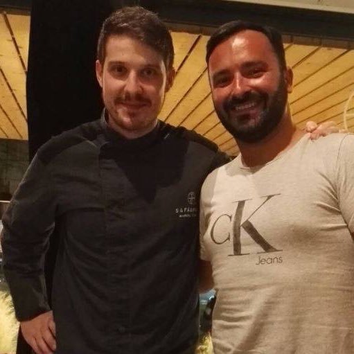 Chef alemán viviendo en Mallorca. Enamorado de su gente y sus infinitas posibilidades gastronómicas. Ganador de #topchef3 y jefe de cocina de #SaFabrica.