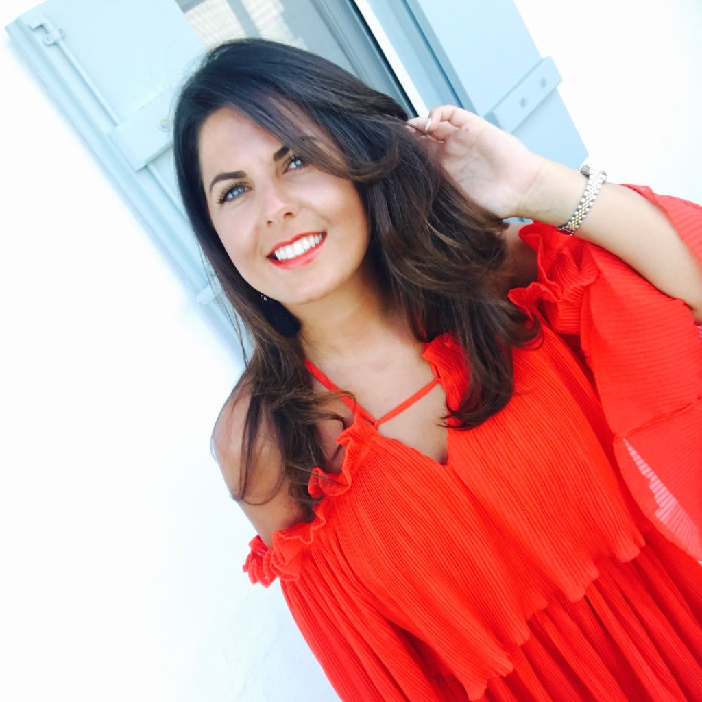 Head of Sales for @foodbydish | shopaholic | Foodie | & Bride to be!! 👰🏻