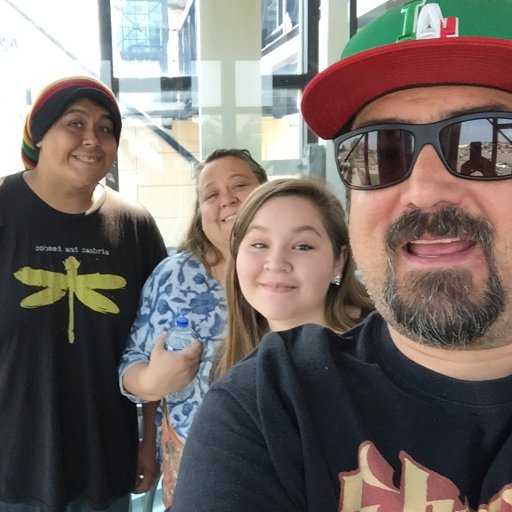 Journalist, @grants_high Broadcast Media teacher, father/husband extraordinaire...I play geetar and I love hiking and biking the Zuni Mountains! #skillsusa