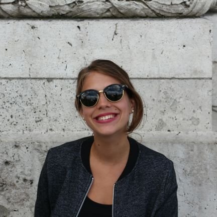 Graduada en Lengua y Literatura Españolas por la Universidad de Murcia.