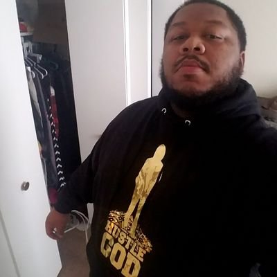 I am a promoter a ceo of LowProfile Modeling And Artist #teamnetwork #teamfollowback #teamBSNH #networkingjunky #teamLPMApproved #teamgrind