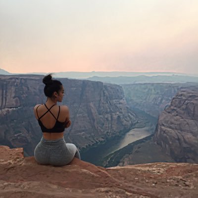 ismilesometimes's profile picture. I'm a collection of paradoxes.