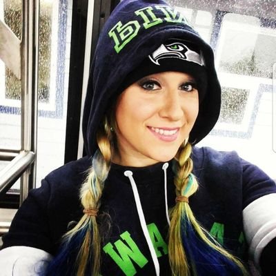 blondie_blues's profile picture. 💒👰🧑‍🧑‍🧒‍🧒🎀🇺🇸🐶🐈‍⬛🍕🦈🌌