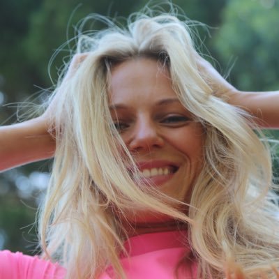 Emma Bell Profile