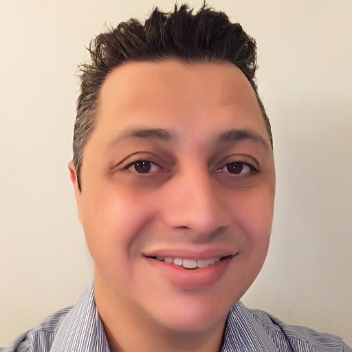 Consultor em Tecnologia em empresas de TI no Canadá e ajudo pessoas no desenvolvimento da carreira profissional na área de TI