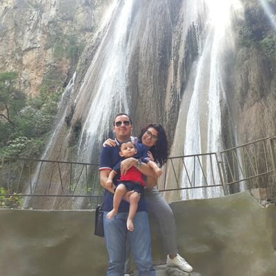 Medico Veterinario zootecnista, aficionada de las relaciones públicas y la política. Felizmente casada con @octavio_GM
