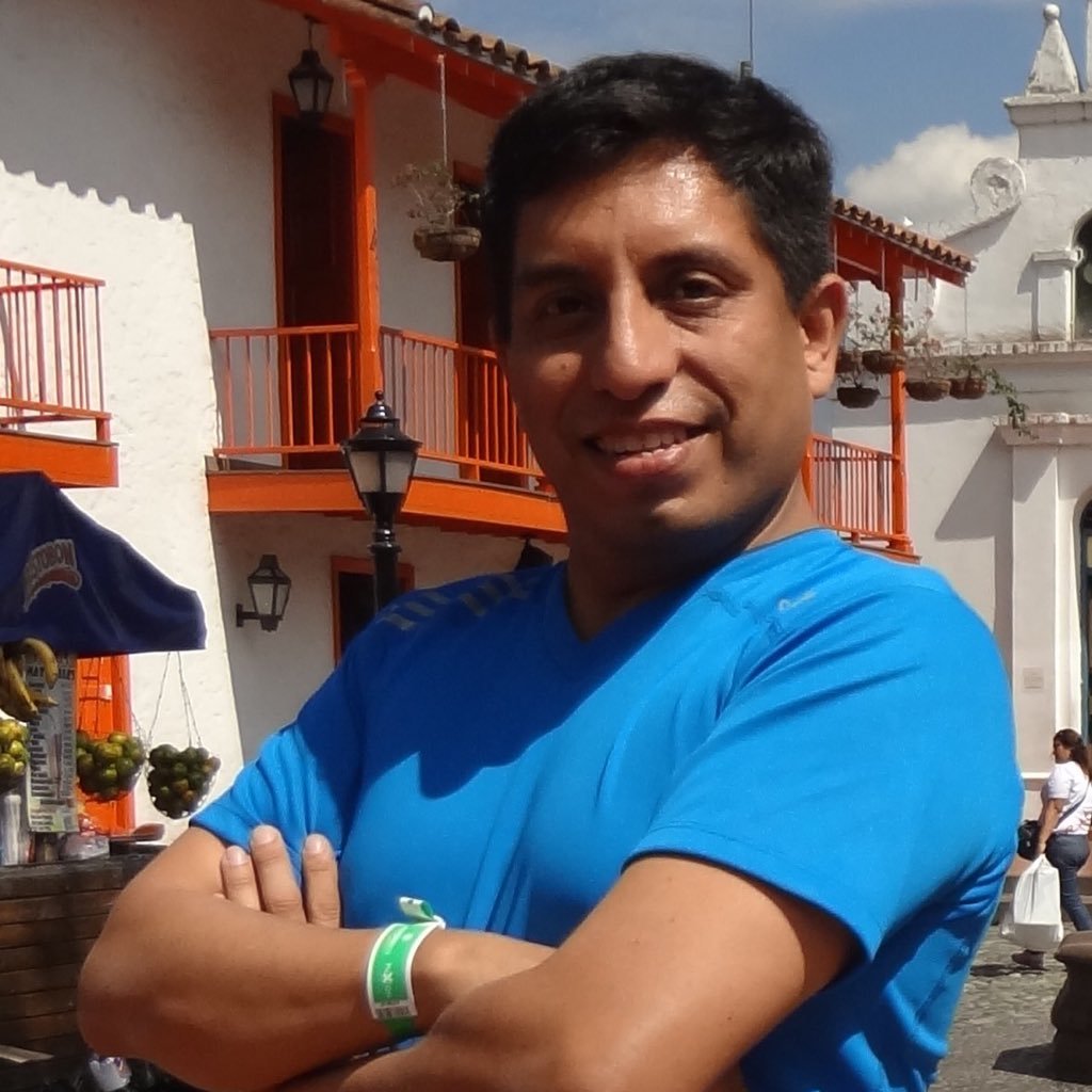 IT Pro, amante del buen comer y los viajes, enamorado de su Reina Damaris y su Princesa Natsumy