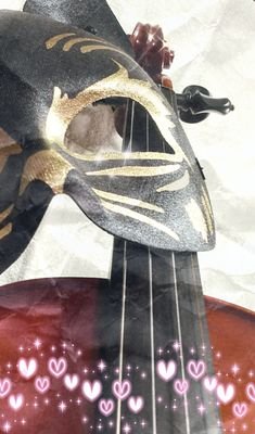 カレーと自然と音楽とお酒をこよなく愛する自由人です。
海にとけこみたくて、スキューバダイビングはじめました🐠 お魚さんたちの名前は勉強中です。
ジンベエザメさんに逢うのがひとつの目標です (/ω\*)
富戸、ヒリゾ浜、柏島 行ってみたい。。。