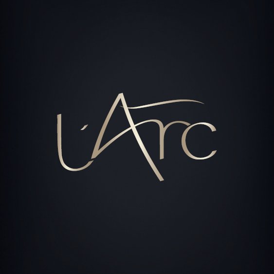 L'Arc's exquisite craftsmanship is reflected in its meticulous attention to detail, of its elegant bottles and the choice of its complex fragrances.